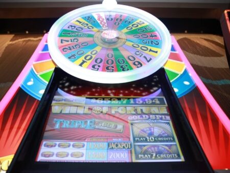 Gambler Turns $7 Into $2.1m With a Las Vegas Slot Win