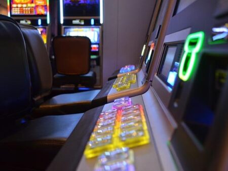 The Ins and Outs of Online Gambling: Tips for New Players